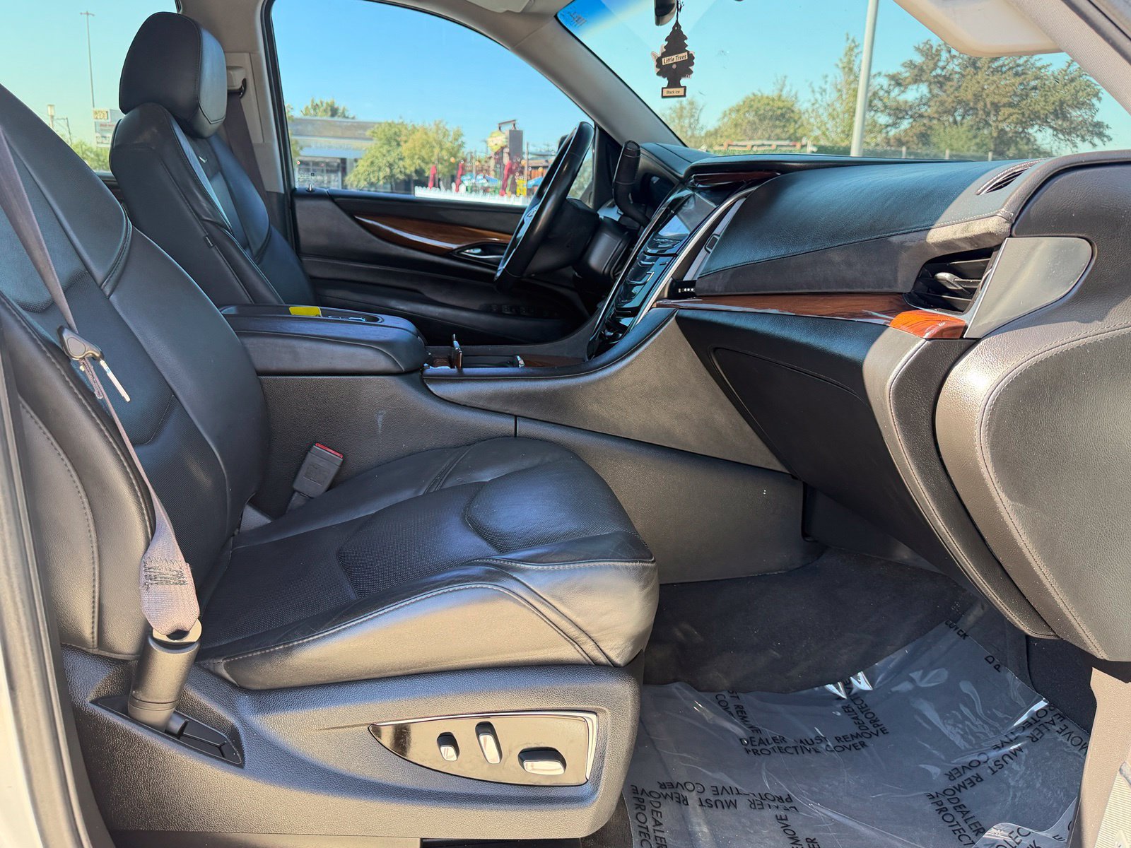 Used 2016 Cadillac Escalade Luxury AWD/4WD image 43