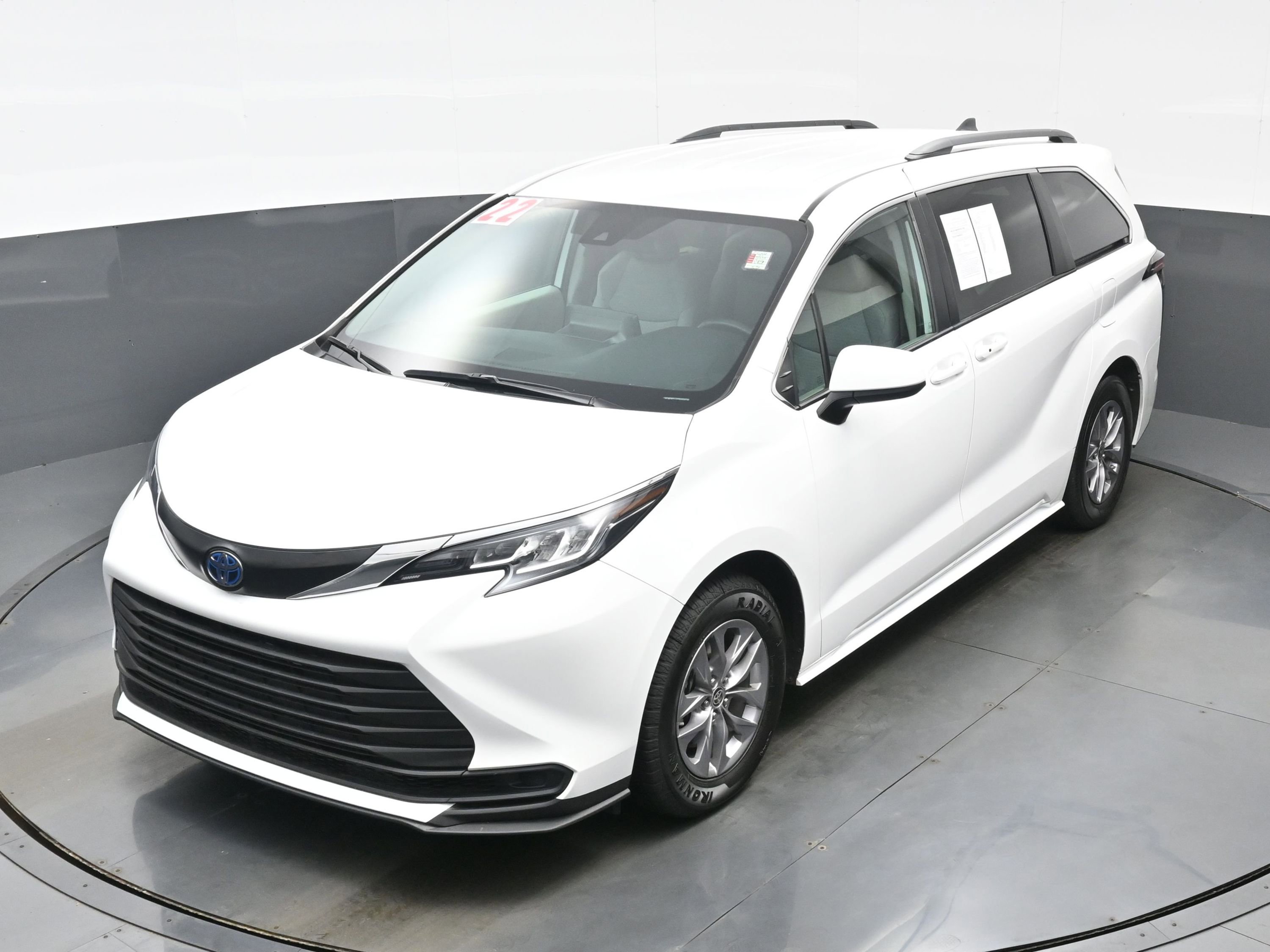 Used 2022 Toyota Sienna LE image 35