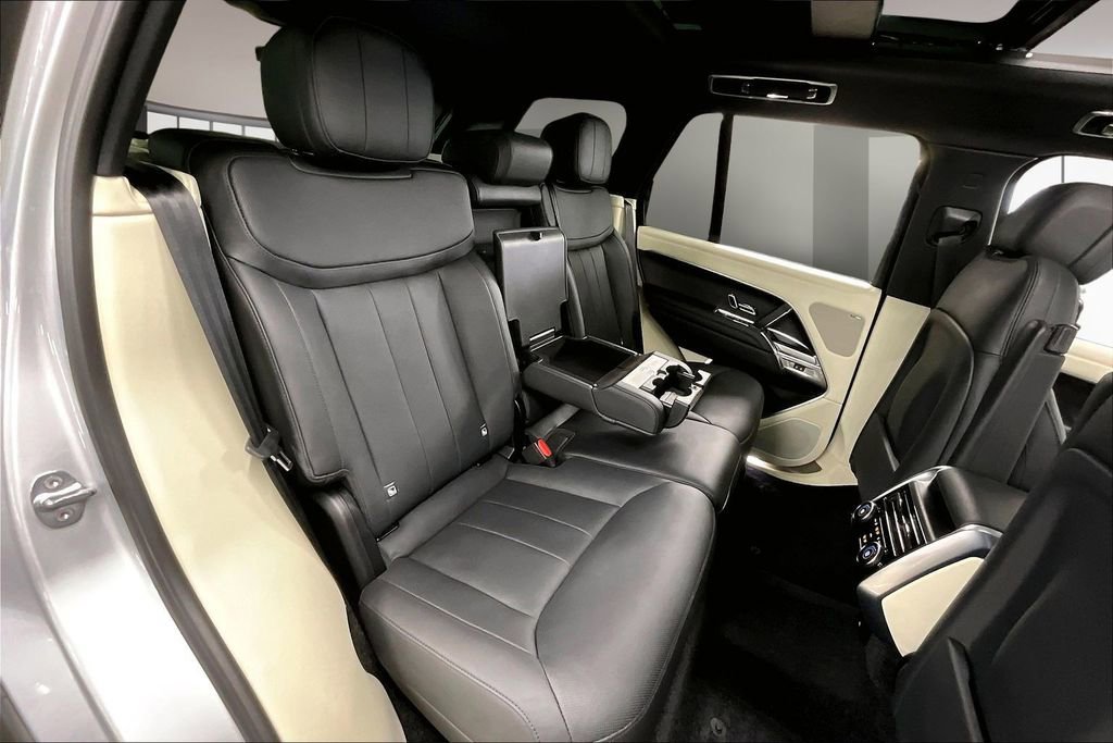 Certified 2023 Land Rover Range Rover SE image 23
