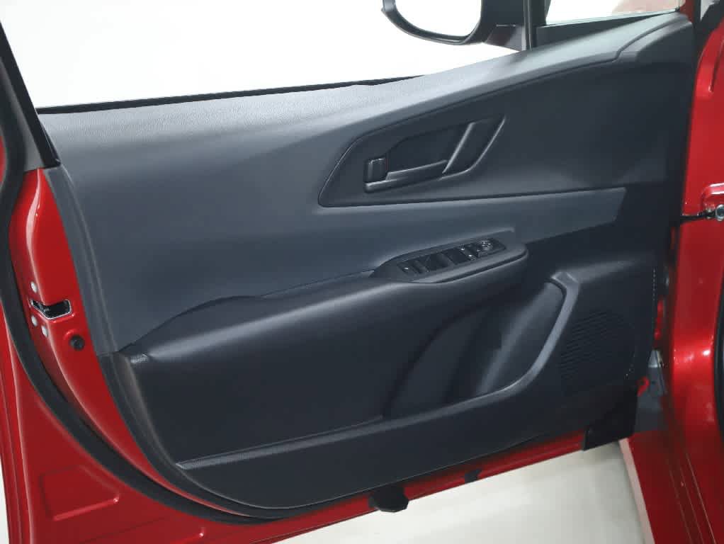 Used 2025 Toyota Prius LE AWD/4WD image 15