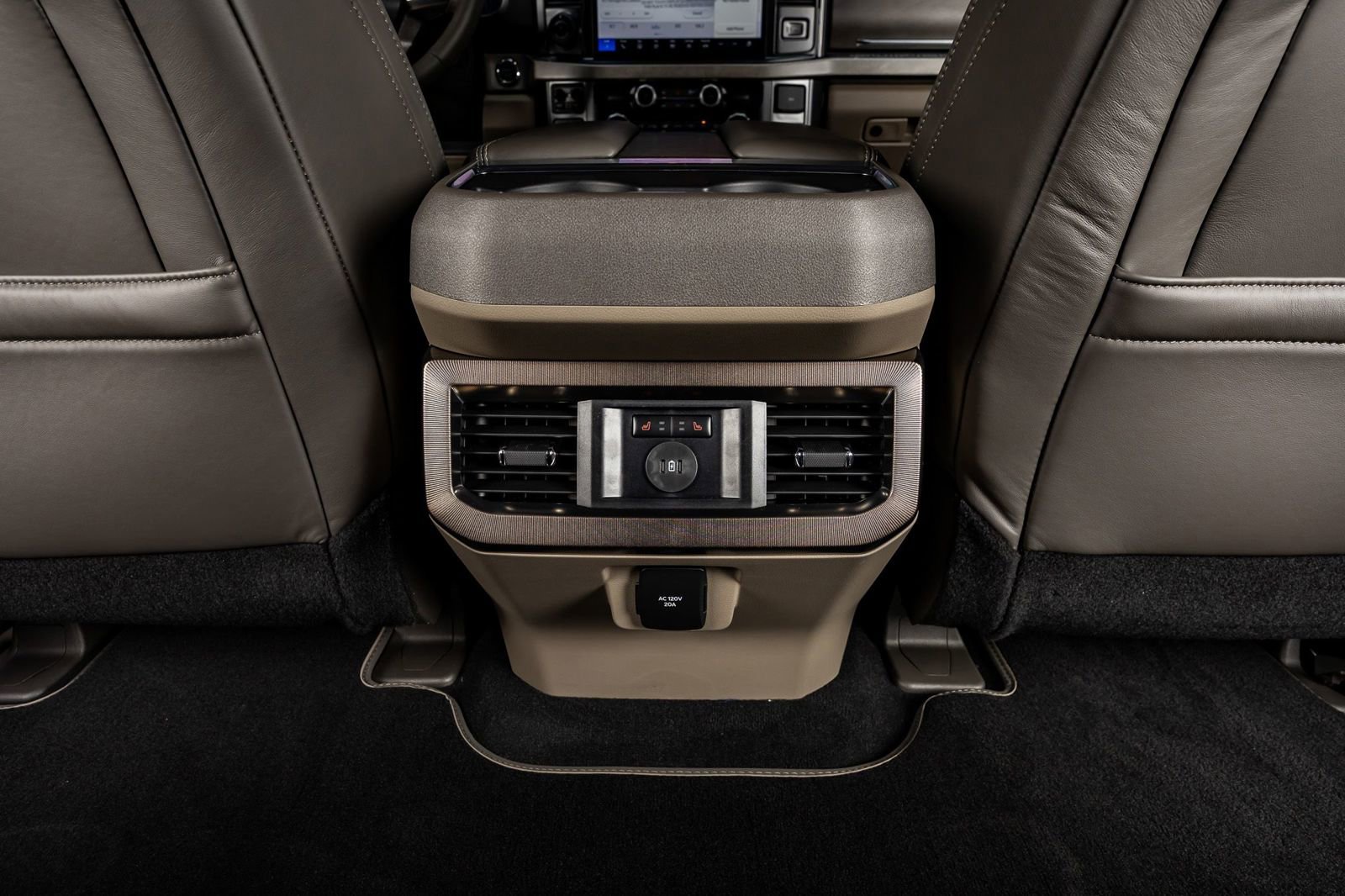 Used 2025 Ford F450 Platinum w/ Platinum Plus Package image 31