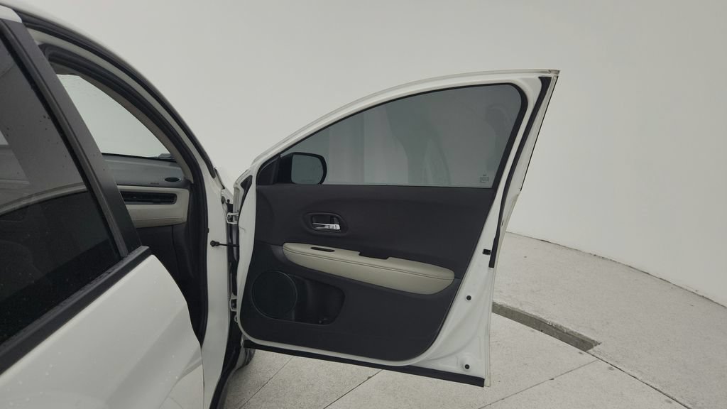 Used 2019 Honda HR-V LX image 24