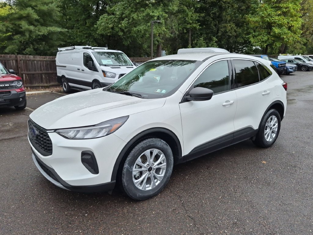 Certified 2023 Ford Escape Active AWD/4WD image 2