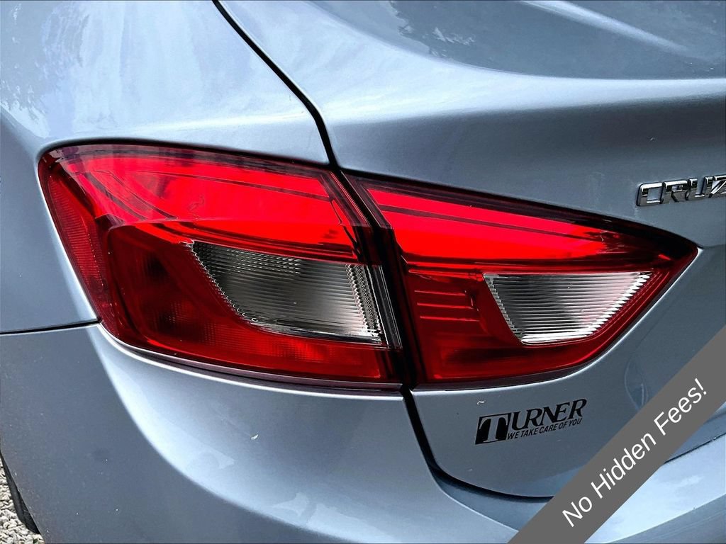 Used 2018 Chevrolet Cruze LS FWD image 24