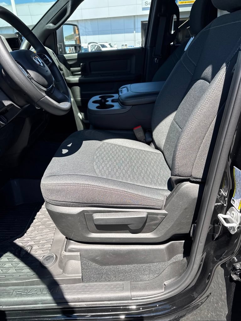 New 2026 RAM 2500 Warlock AWD/4WD image 9