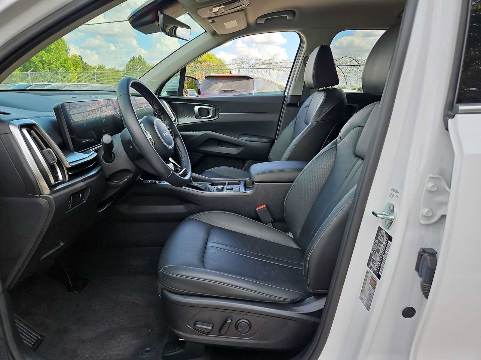 Certified 2025 Kia Sorento S FWD image 14