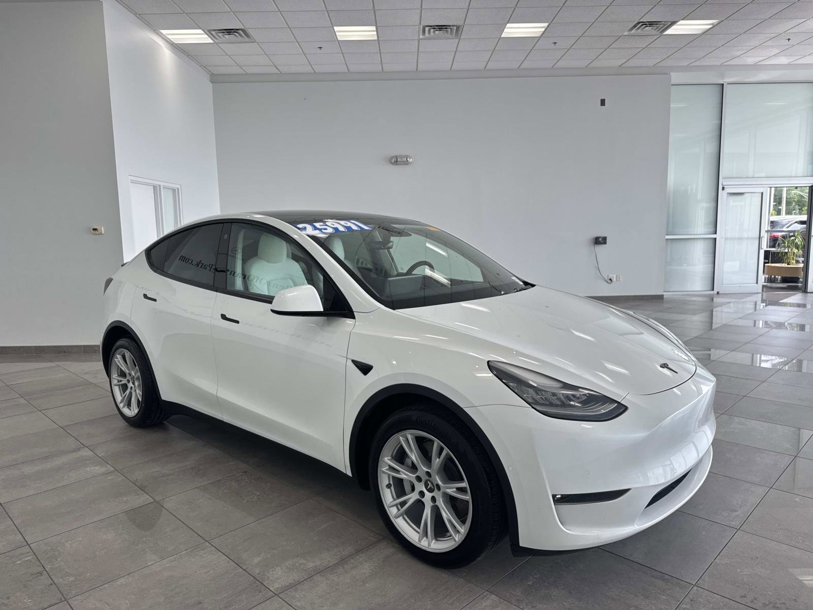 Used 2021 Tesla Model Y Long Range AWD/4WD image 3