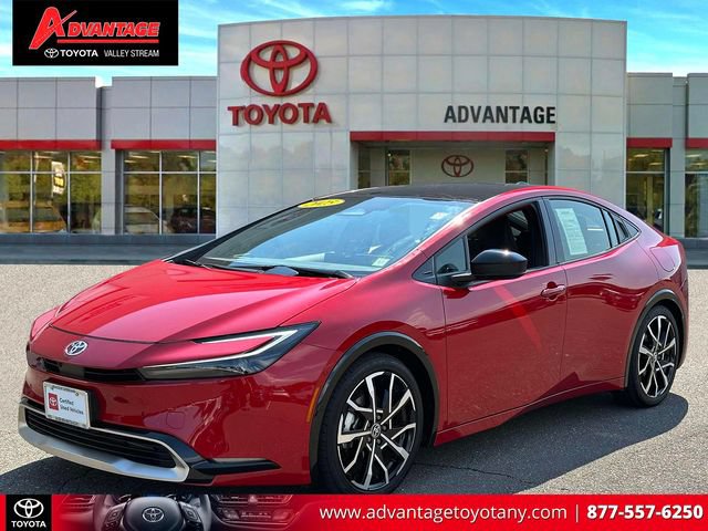Used 2025 Toyota Prius Plug-In Hybrid w/ Limited Premium Package FWD image 4