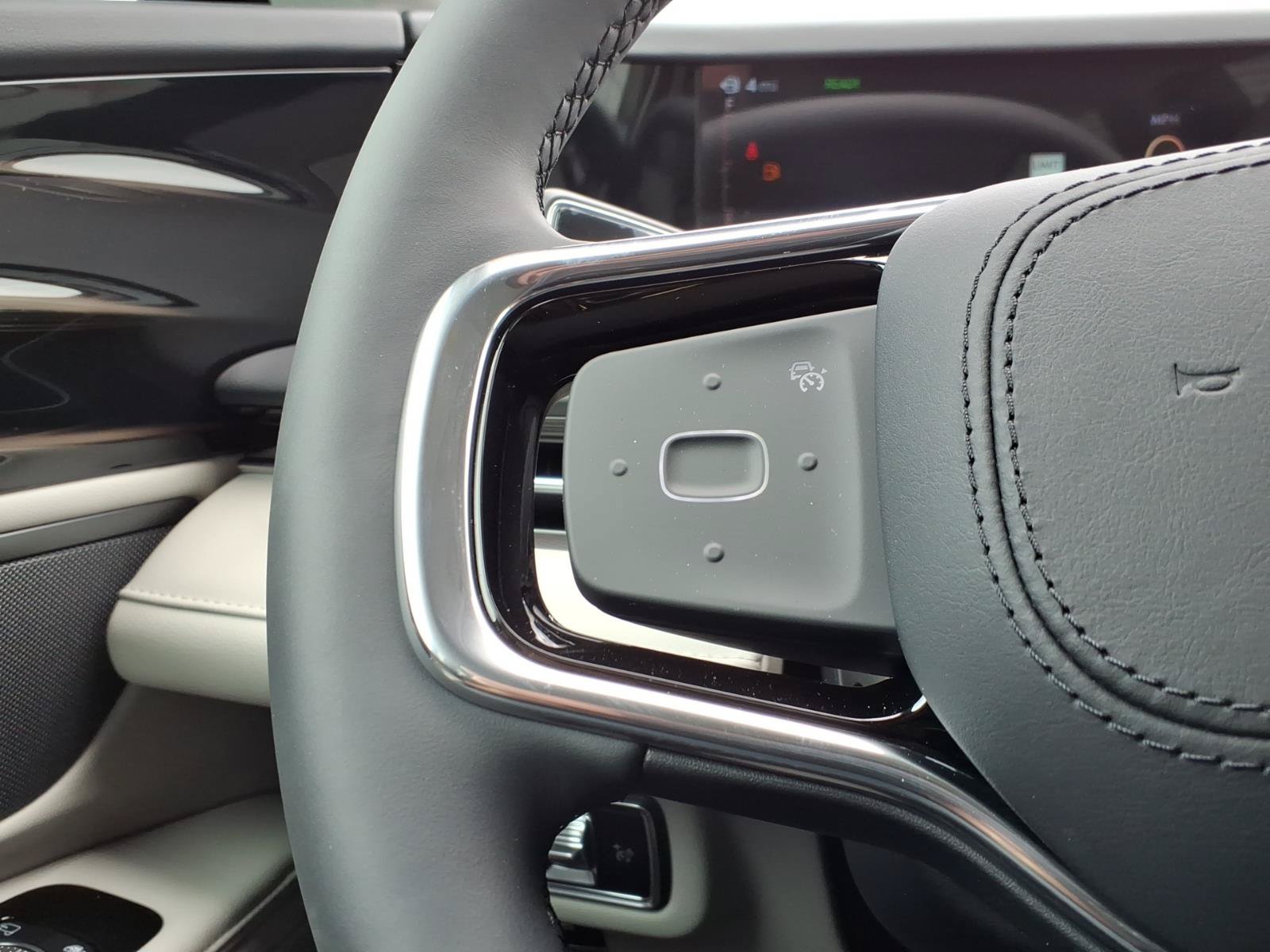 New 2026 Lincoln Nautilus Premier AWD/4WD image 21