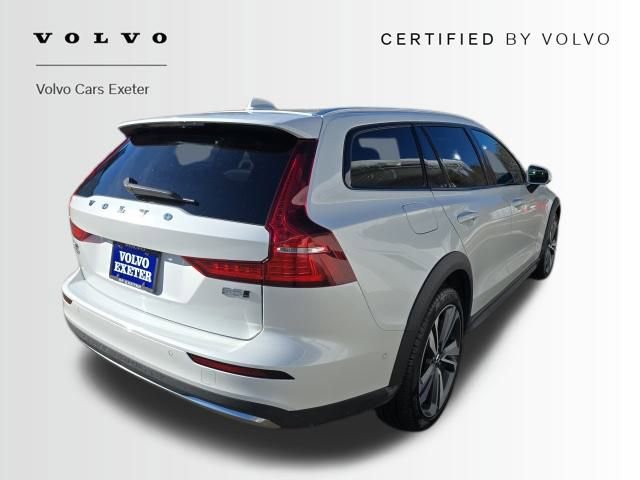 Certified 2025 Volvo V60 B5 Cross Country Plus image 10