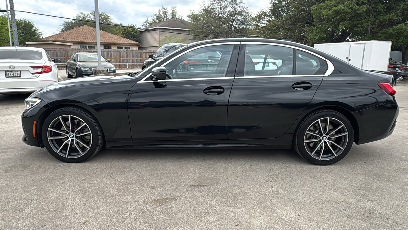 Used 2019 BMW 330i Sedan w/ Convenience Package RWD image 4