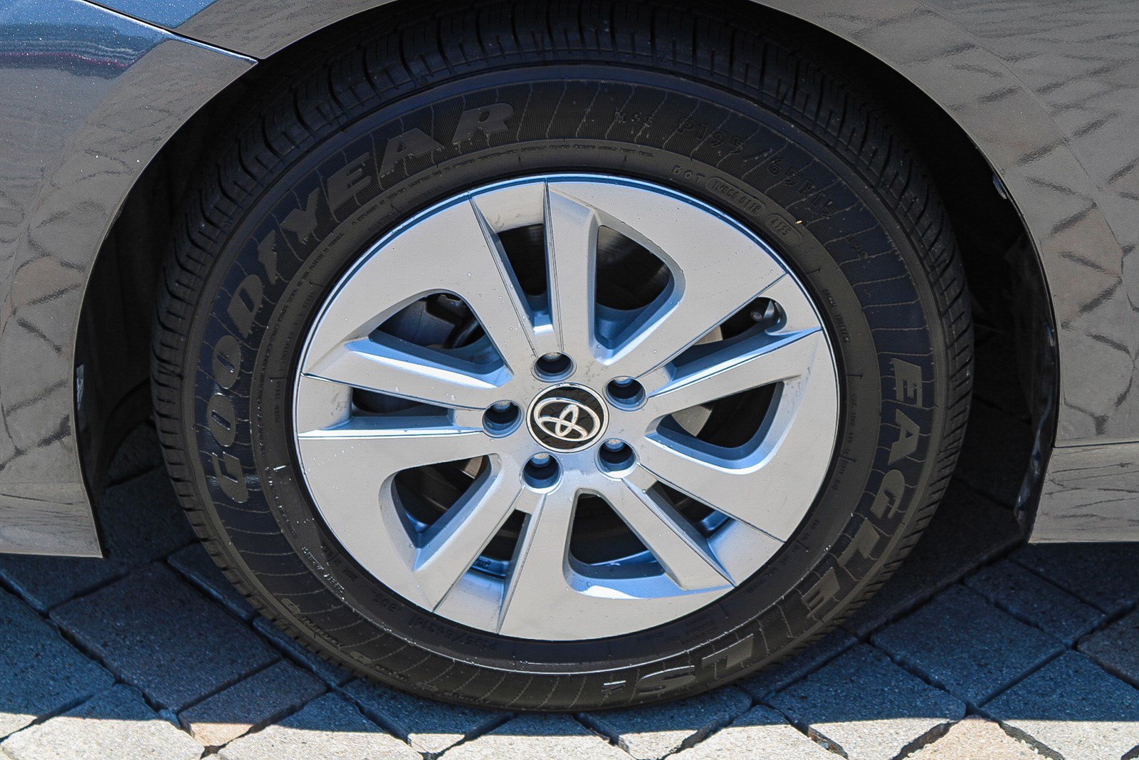 Certified 2016 Toyota Prius Two FWD image 13