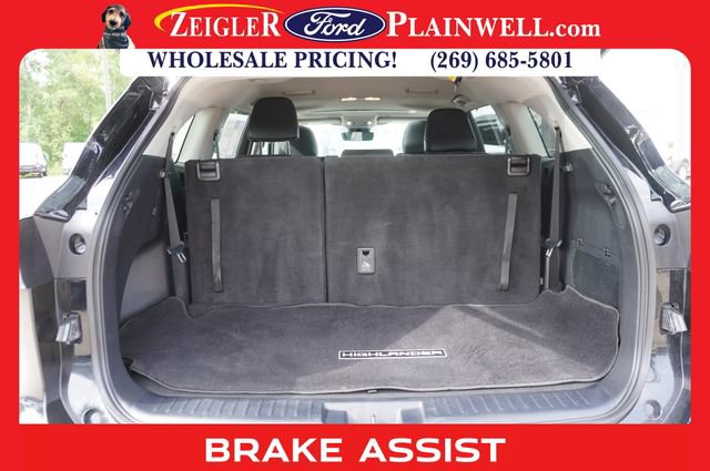 Used 2023 Toyota Highlander XLE image 10