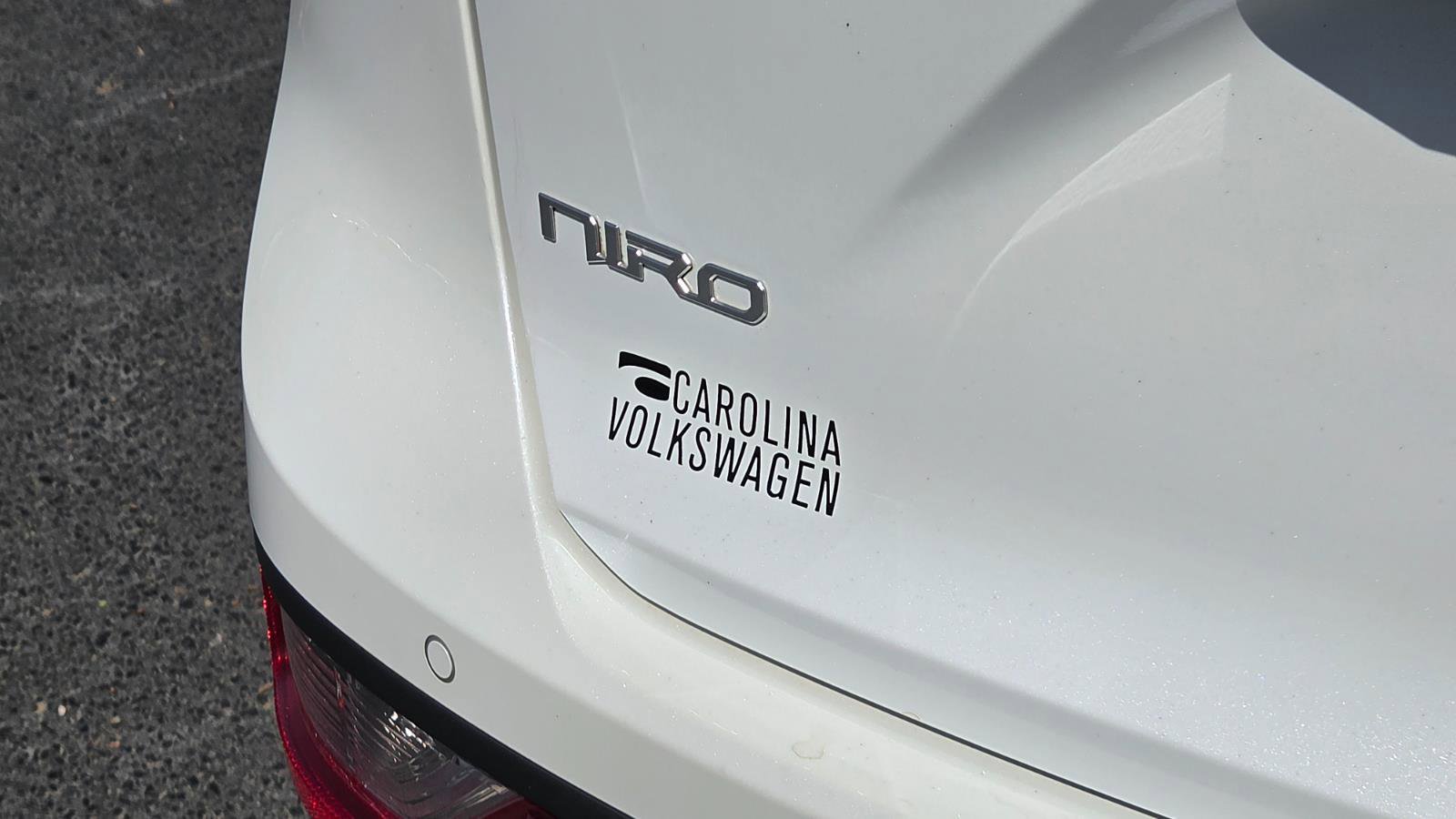 Used 2023 Kia Niro EX image 19