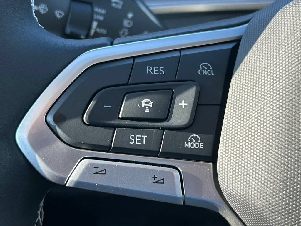New 2026 Volkswagen Tiguan SE FWD image 27