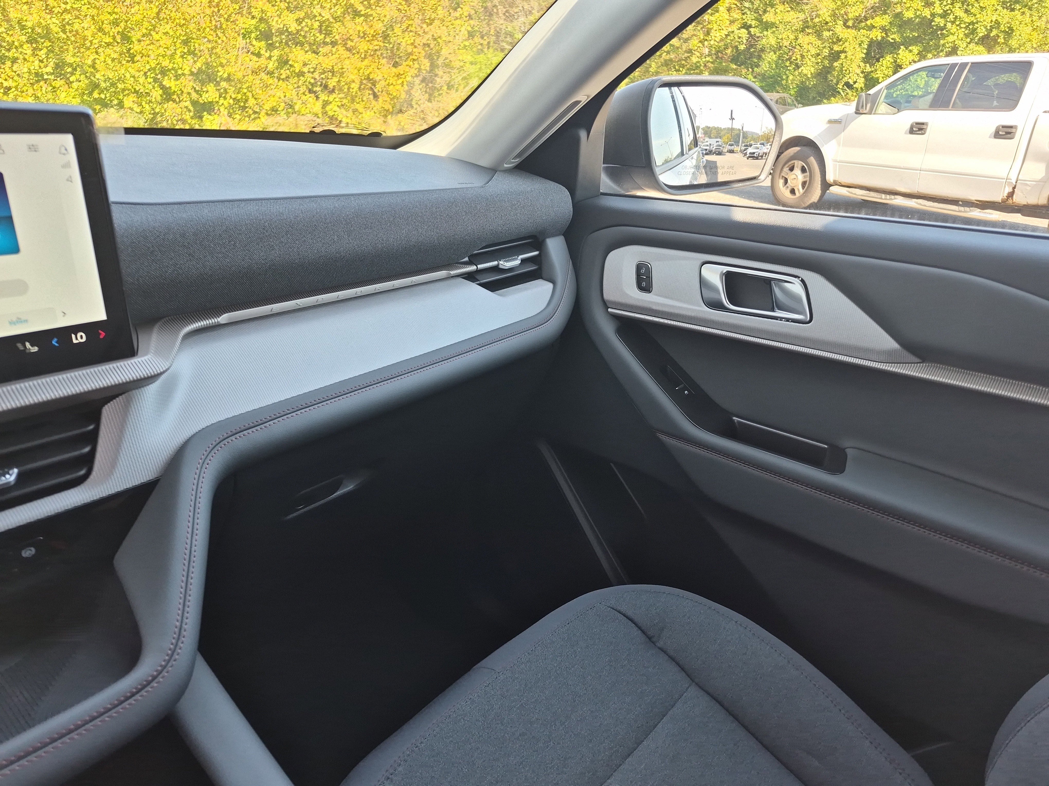 New 2025 Ford Explorer Active image 19