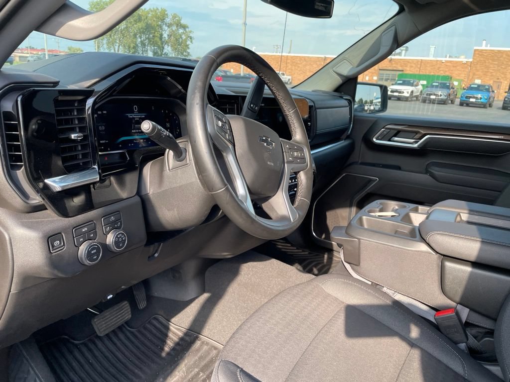 Used 2026 Chevrolet Silverado 1500 RST AWD/4WD image 18