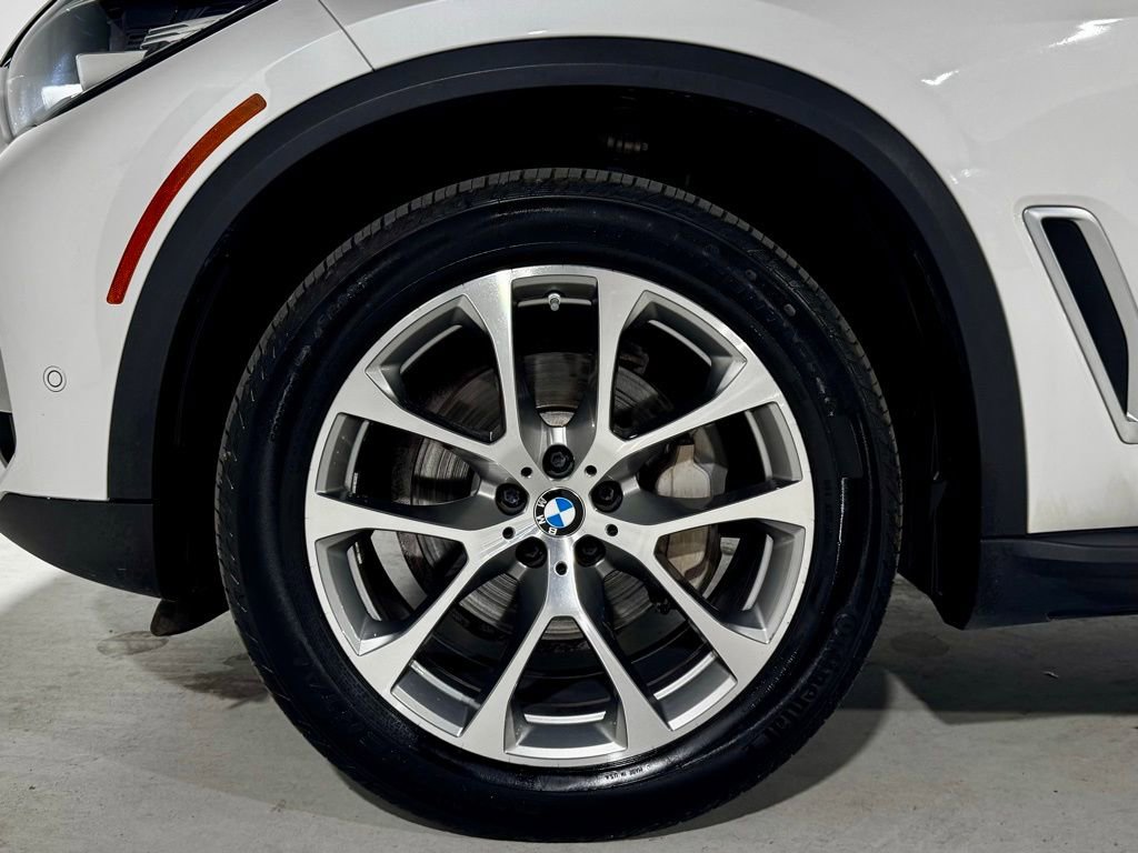 Used 2023 BMW X5 xDrive40i w/ Premium Package image 31