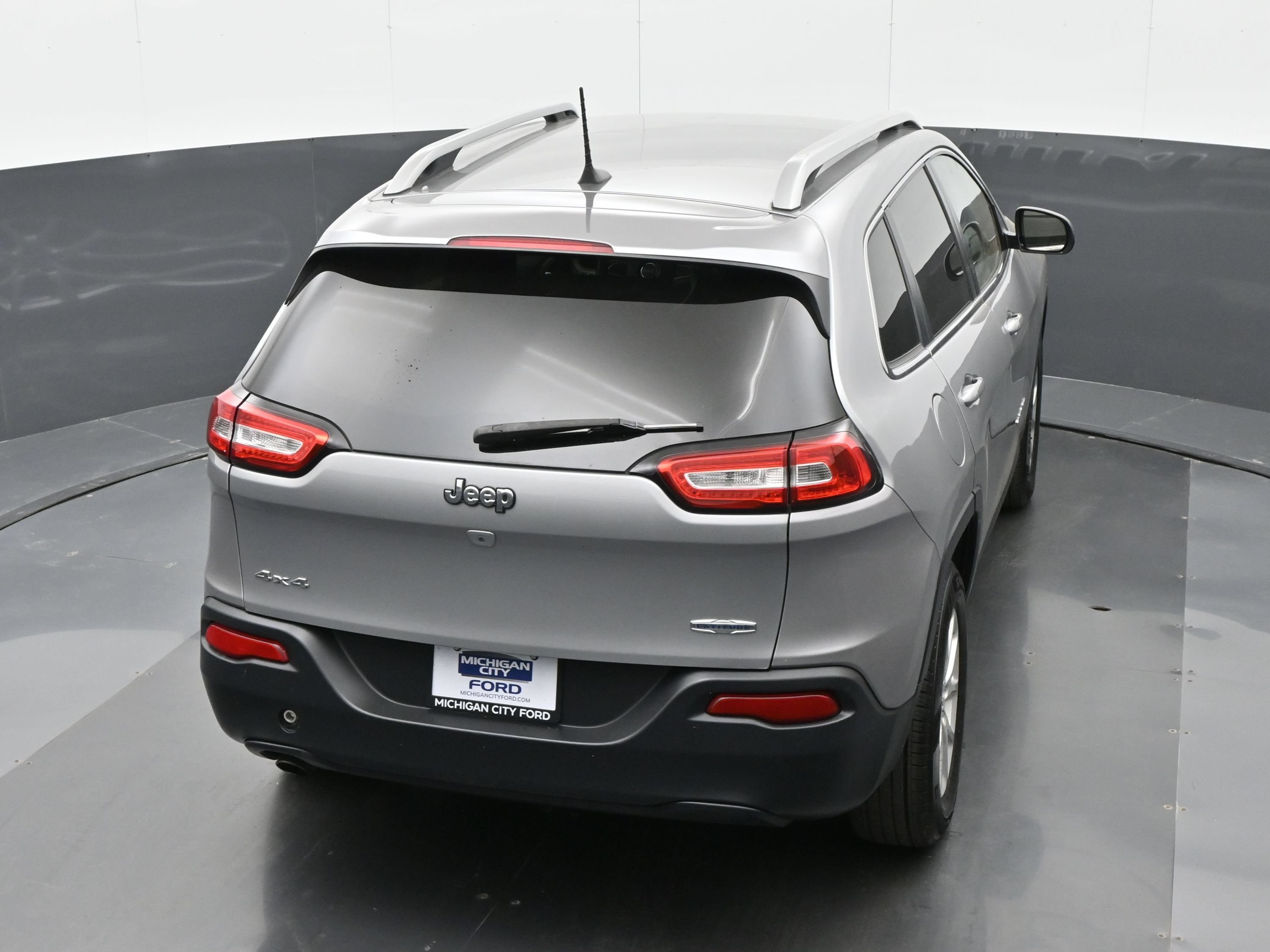Used 2016 Jeep Cherokee Latitude AWD/4WD image 30