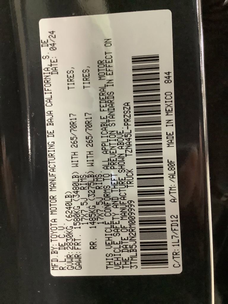 Used 2024 Toyota Tacoma TRD Off-Road image 30