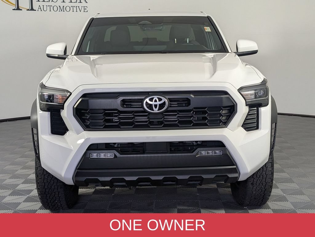 Used 2024 Toyota Tacoma TRD Off-Road AWD/4WD image 3