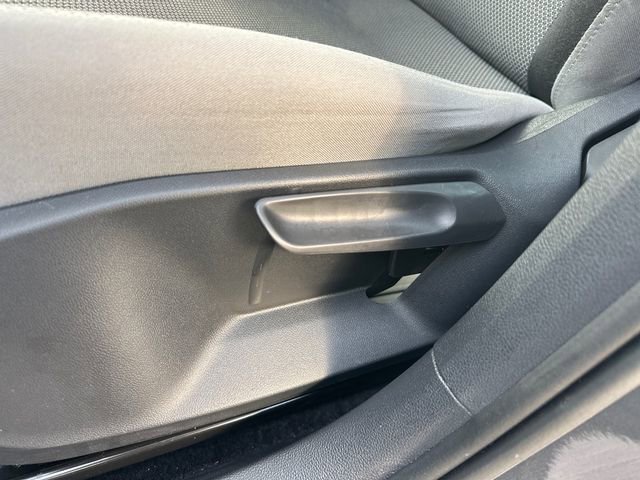 Used 2022 Volkswagen Taos S image 15