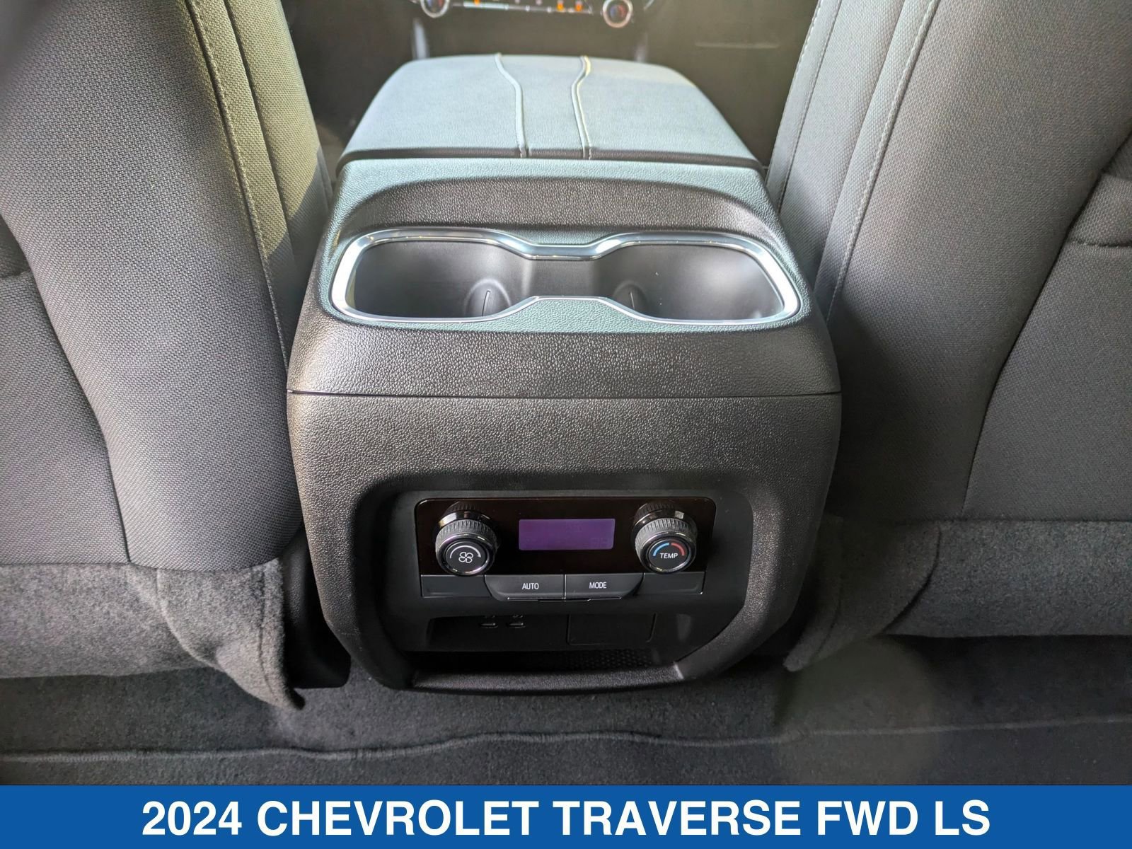 Used 2024 Chevrolet Traverse LS image 33