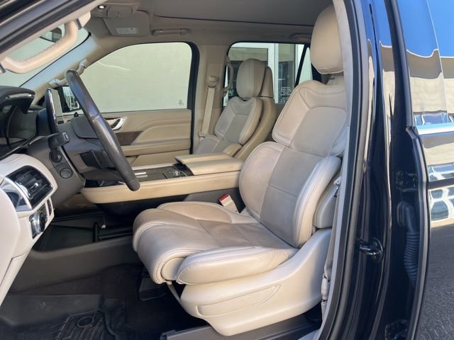 Used 2019 Lincoln Navigator L Reserve image 10