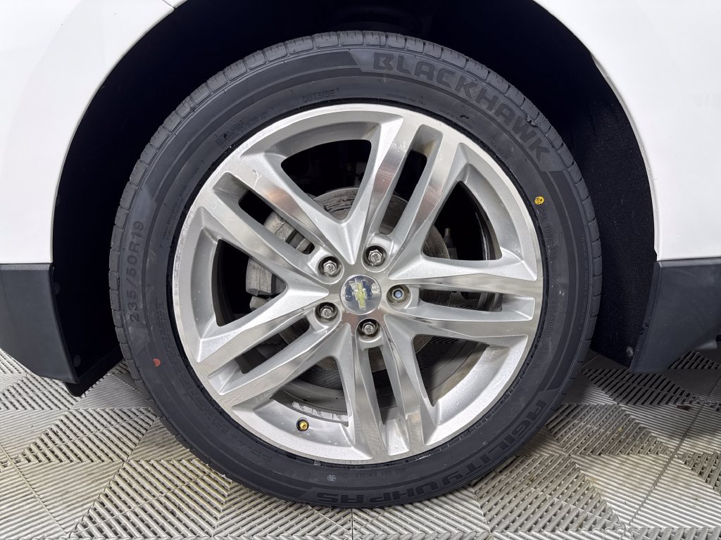 Used 2019 Chevrolet Equinox Premier FWD image 23