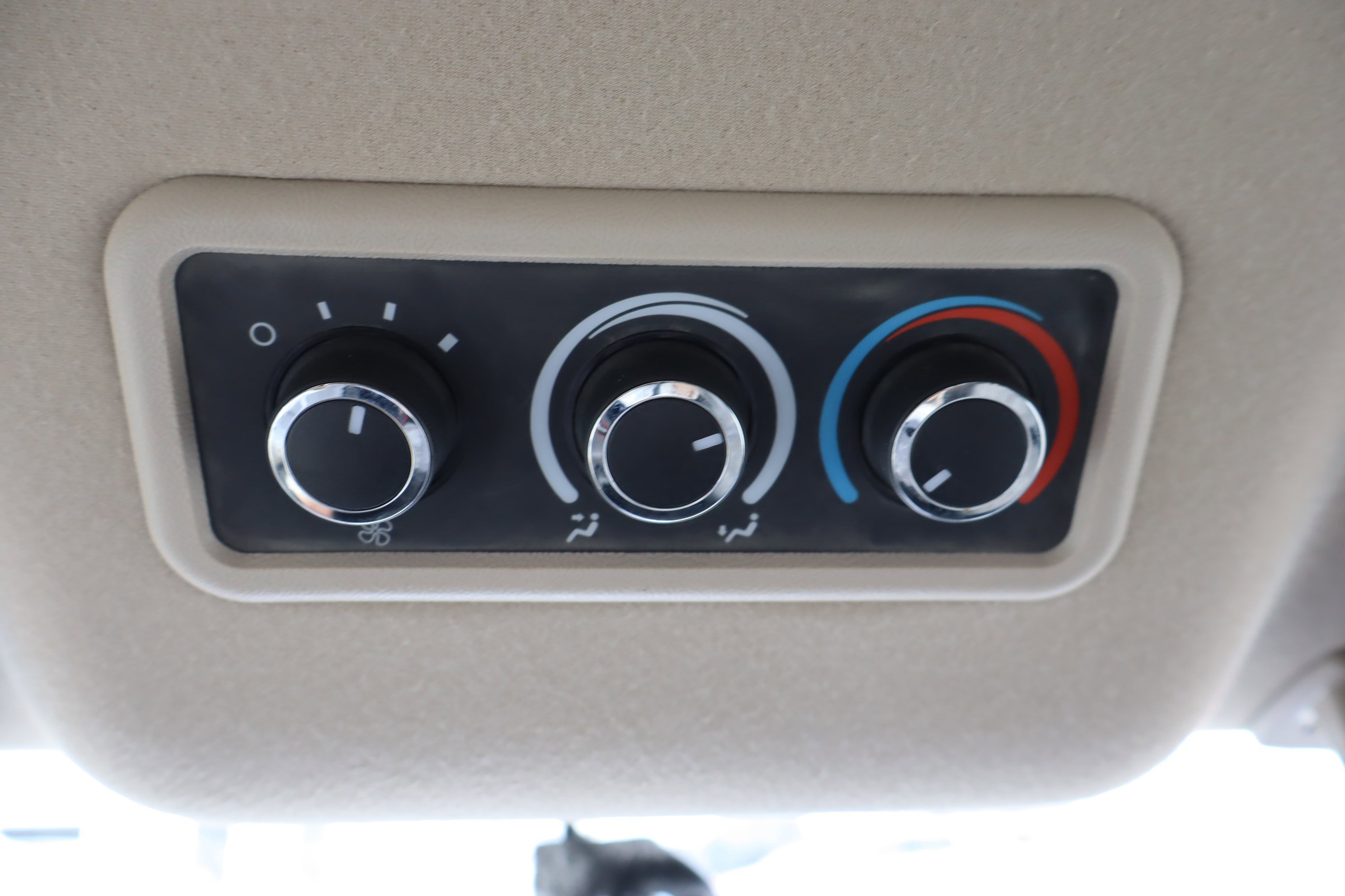 Used 2023 Chevrolet Express 3500 LS image 25