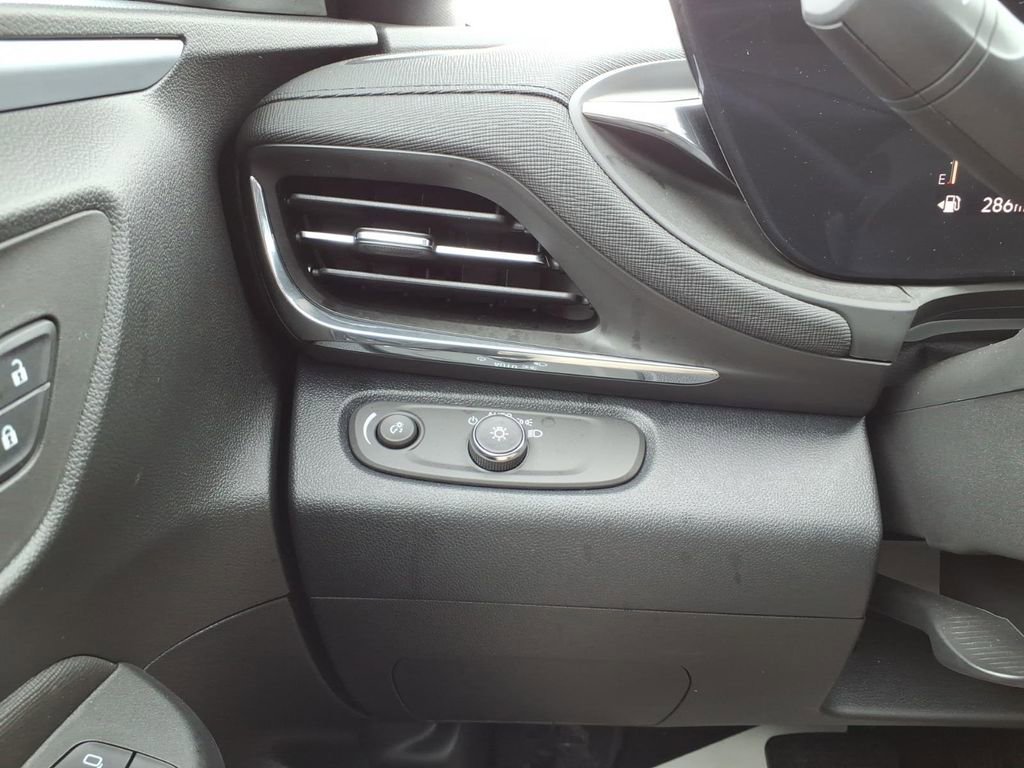 Certified 2025 Buick Envista Preferred w/ Convenience I Package FWD image 13