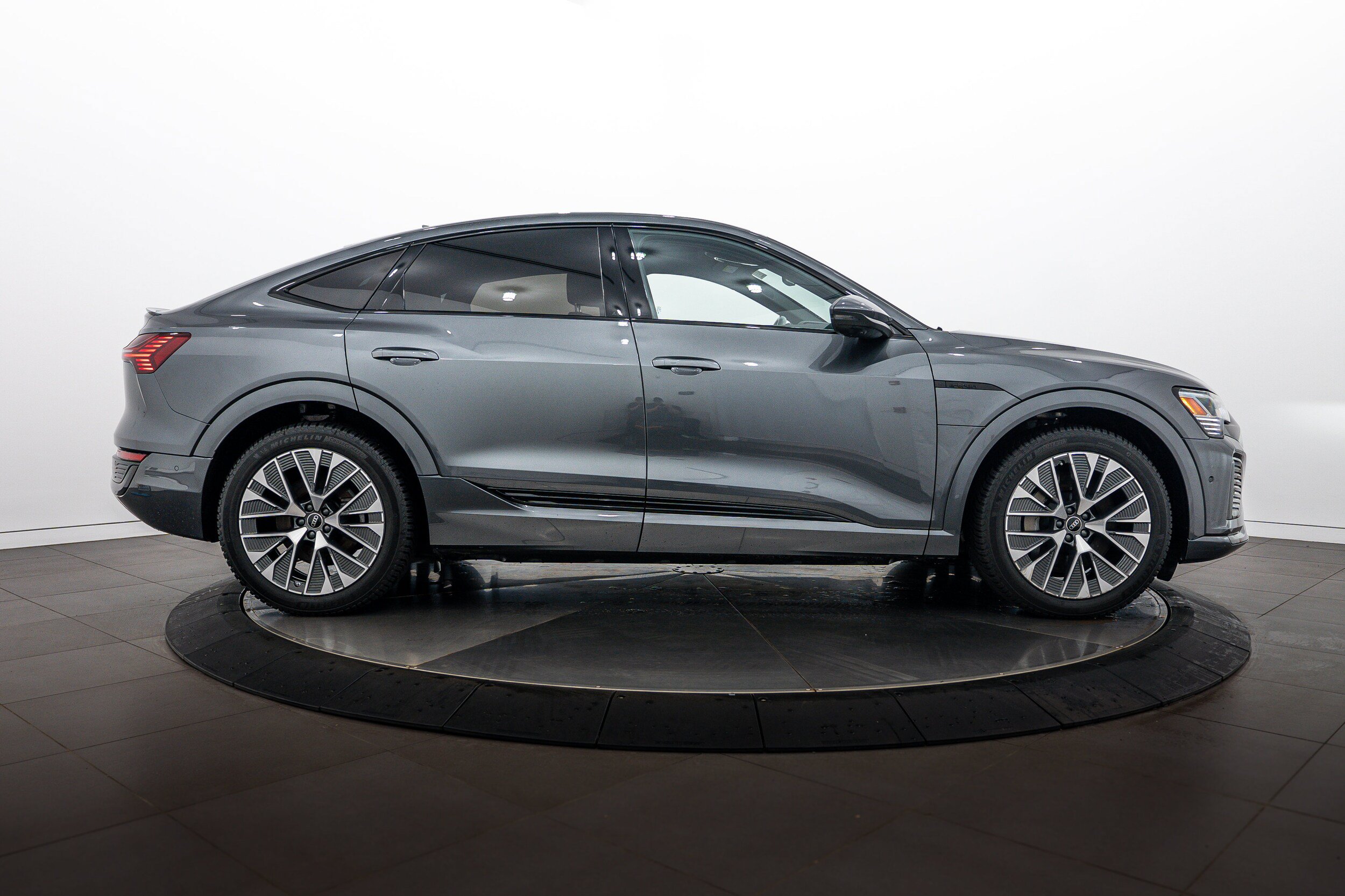 Certified 2024 Audi Q8 e-tron Prestige w/ Prestige Package AWD/4WD image 3