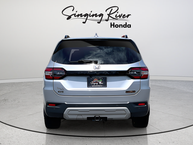 Used 2025 Honda Pilot TrailSport image 5