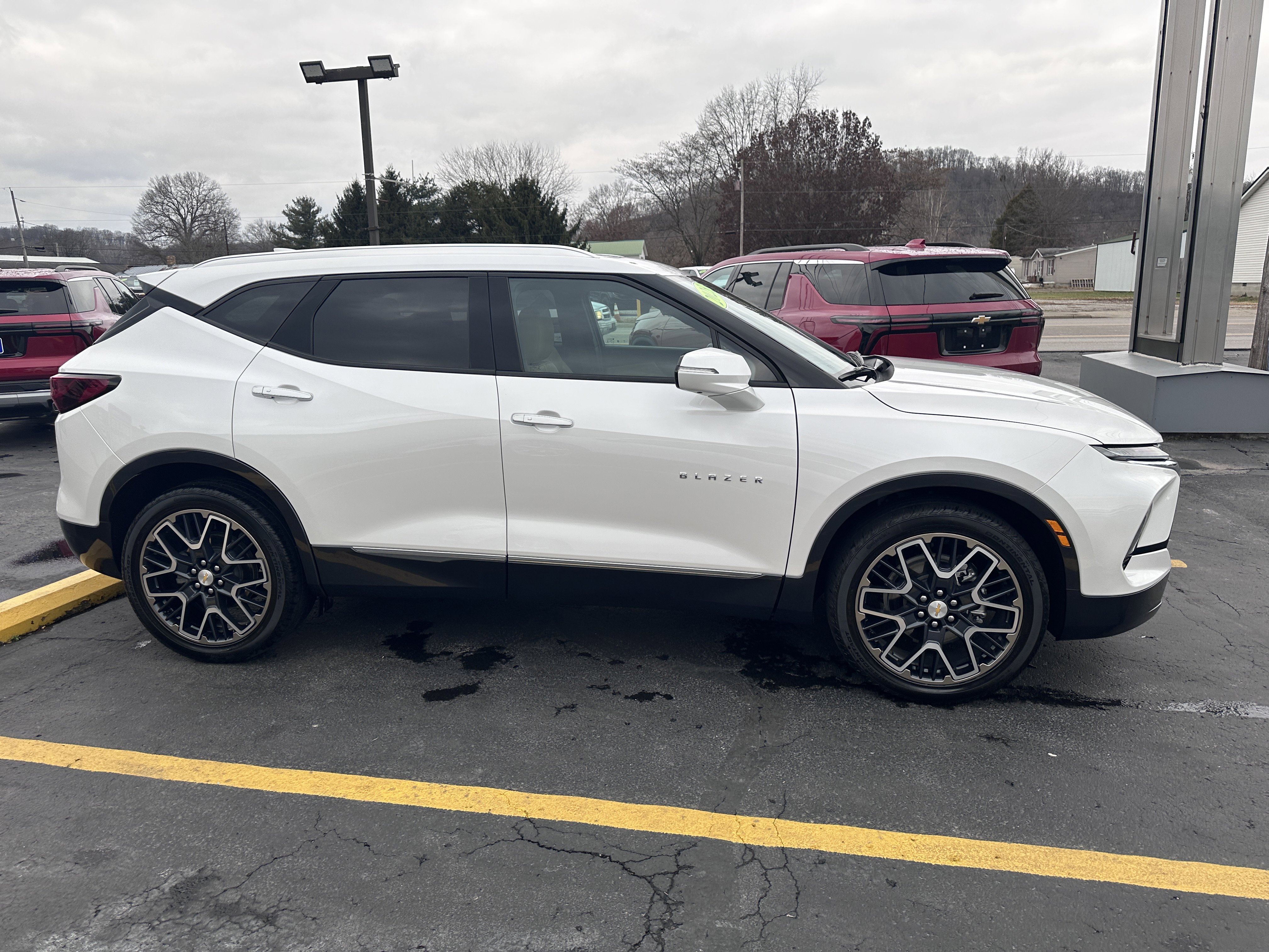 Used 2023 Chevrolet Blazer Premier w/ Driver Confidence II Package image 7
