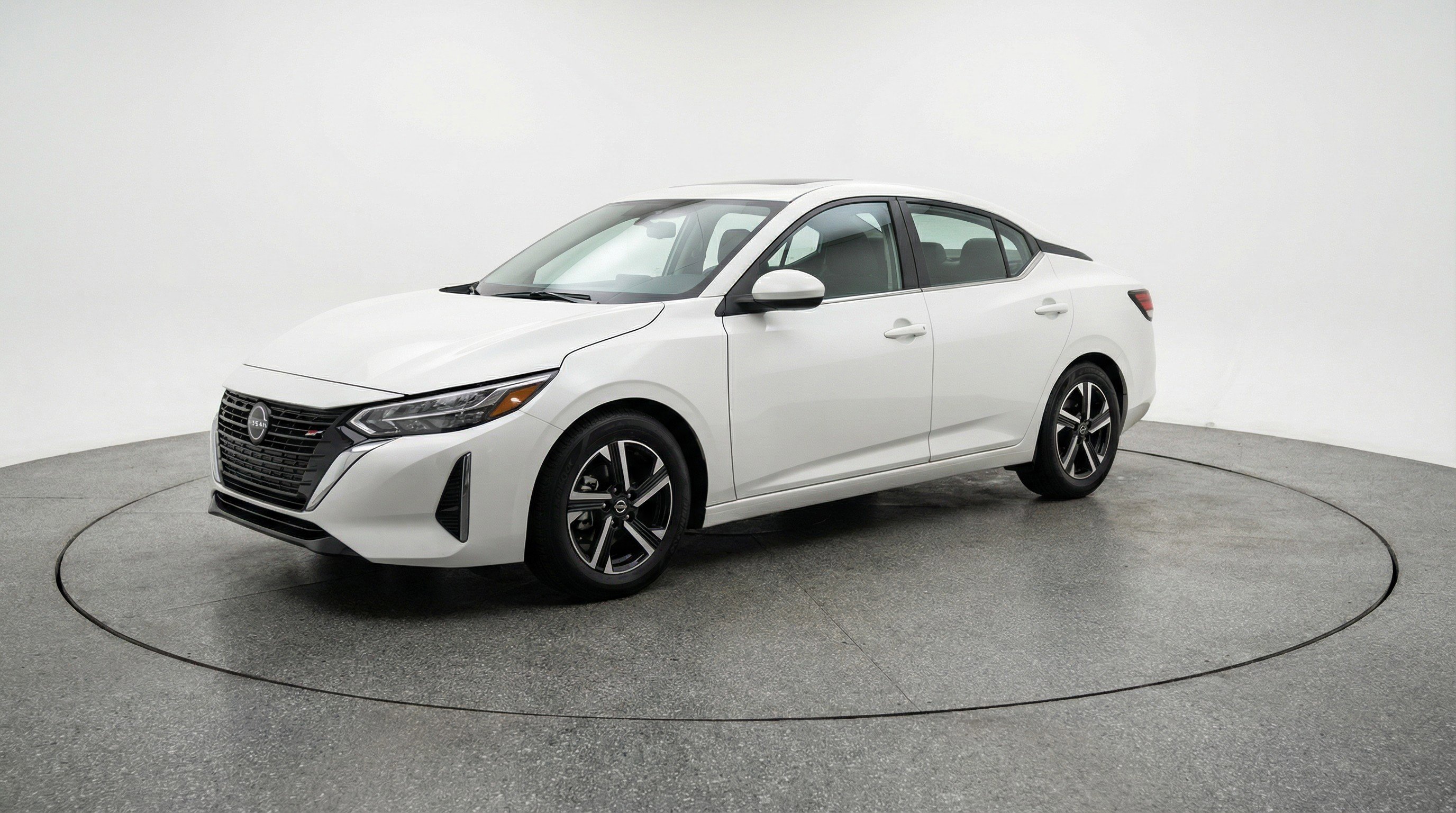 Used 2025 Nissan Sentra SV image 3