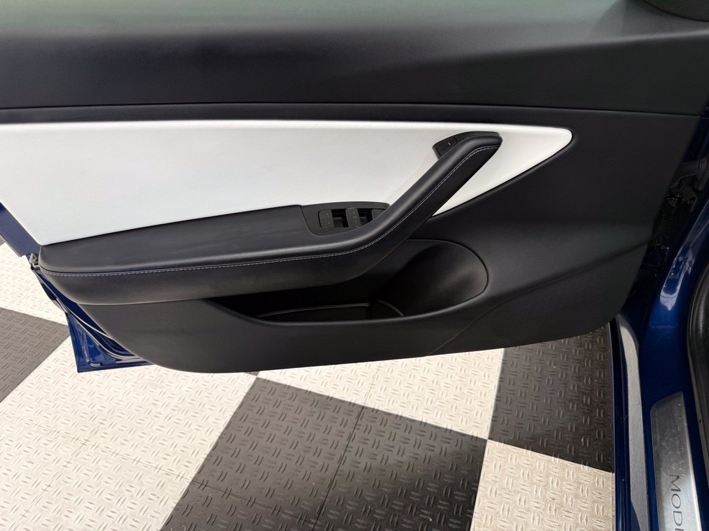 Used 2019 Tesla Model 3 Long Range RWD image 13