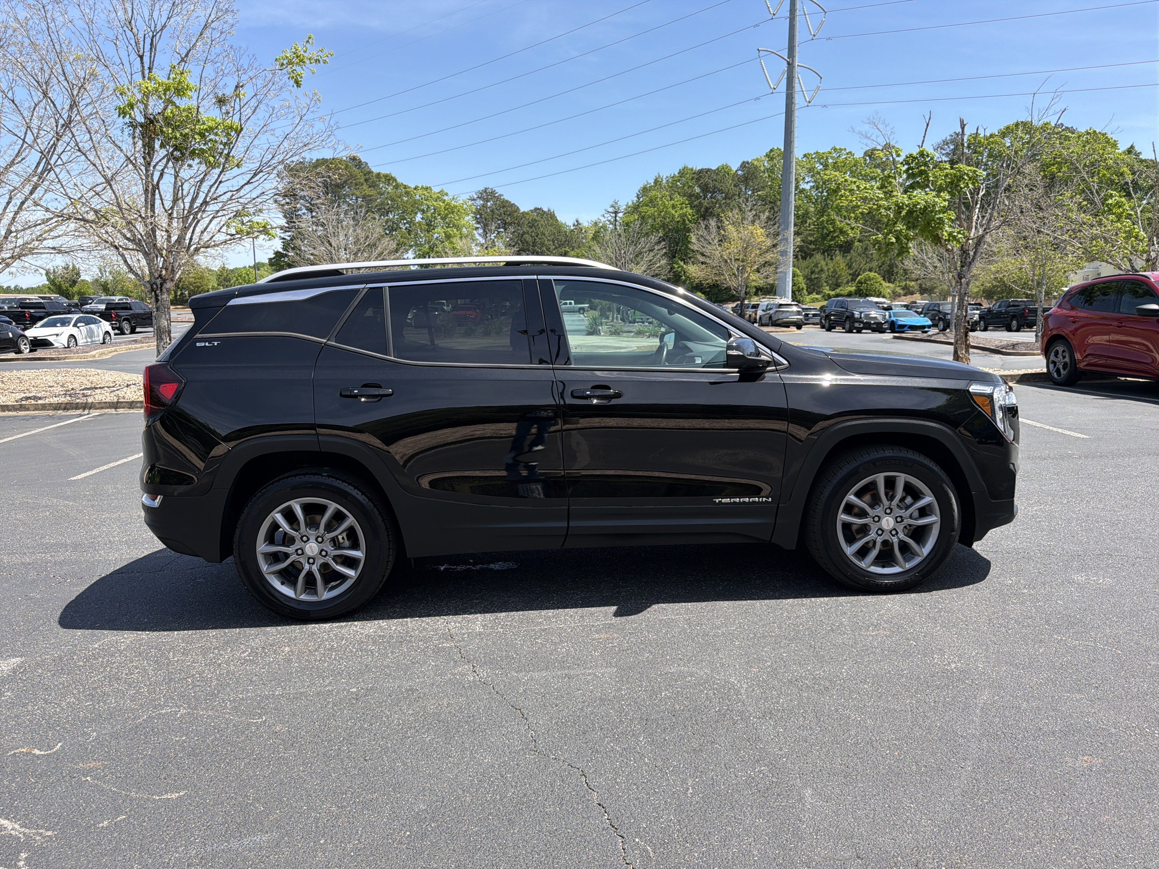 Used 2022 GMC Terrain SLT w/ Tech Package AWD/4WD image 4