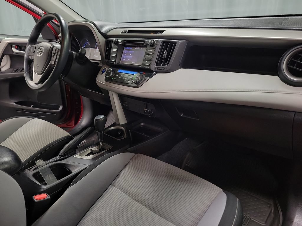 Used 2018 Toyota RAV4 XLE AWD/4WD image 27
