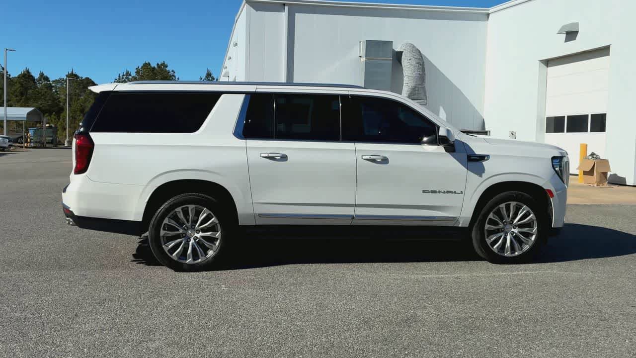 Used 2022 GMC Yukon XL Denali image 9