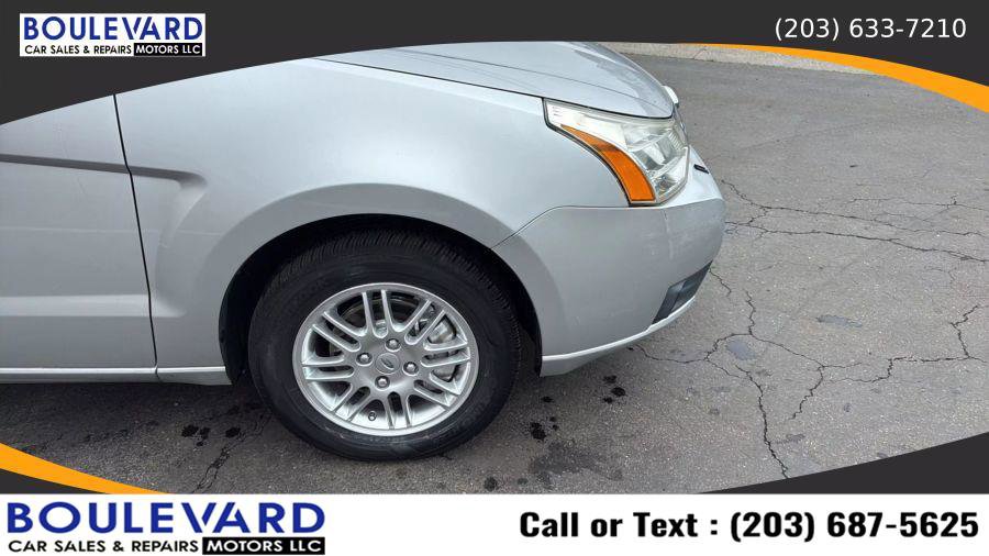 Used 2010 Ford Focus SE image 12