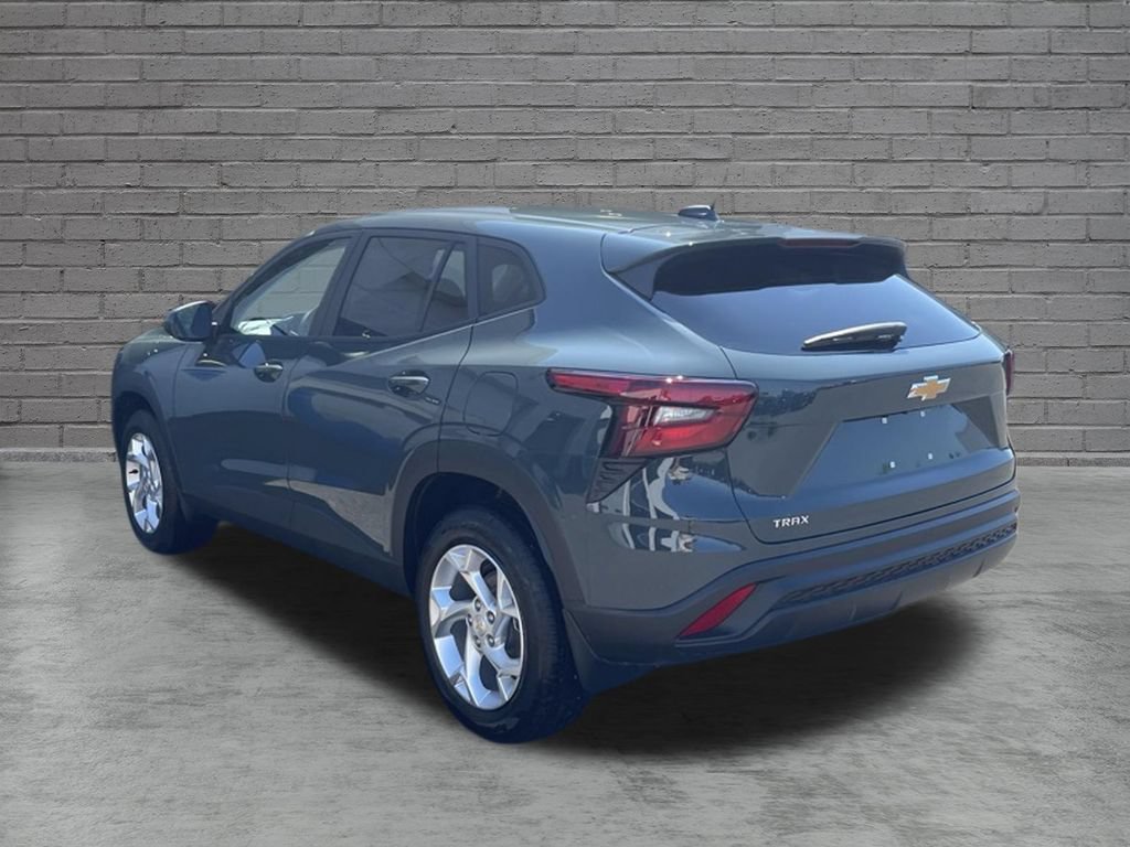 New 2026 Chevrolet Trax LS w/ LS Convenience Package FWD image 7