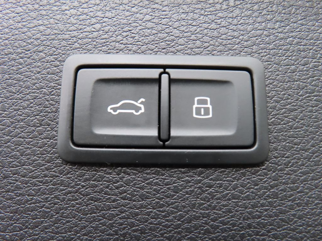 Used 2023 Audi Q5 2.0T Premium w/ Convenience Package AWD/4WD image 36