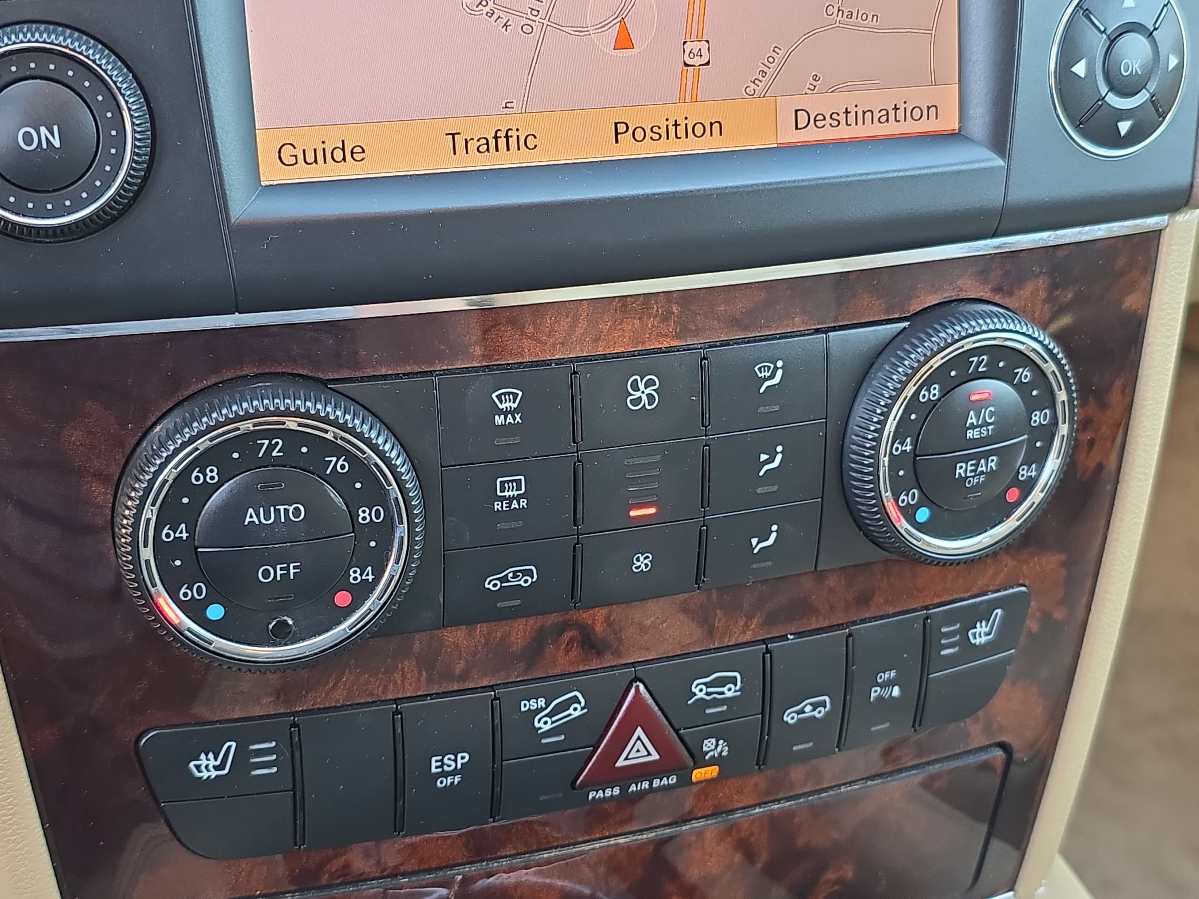 Used 2011 Mercedes-Benz GL 450 4MATIC image 24