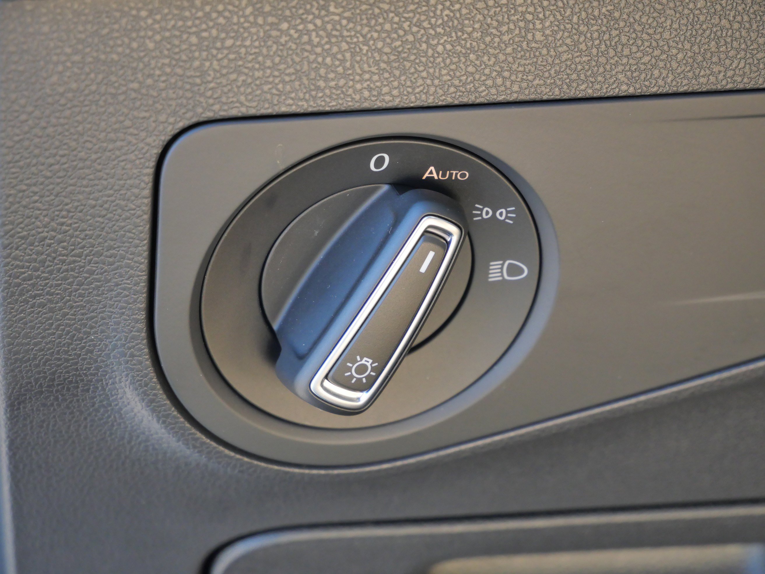 Certified 2022 Volkswagen Tiguan SE image 21