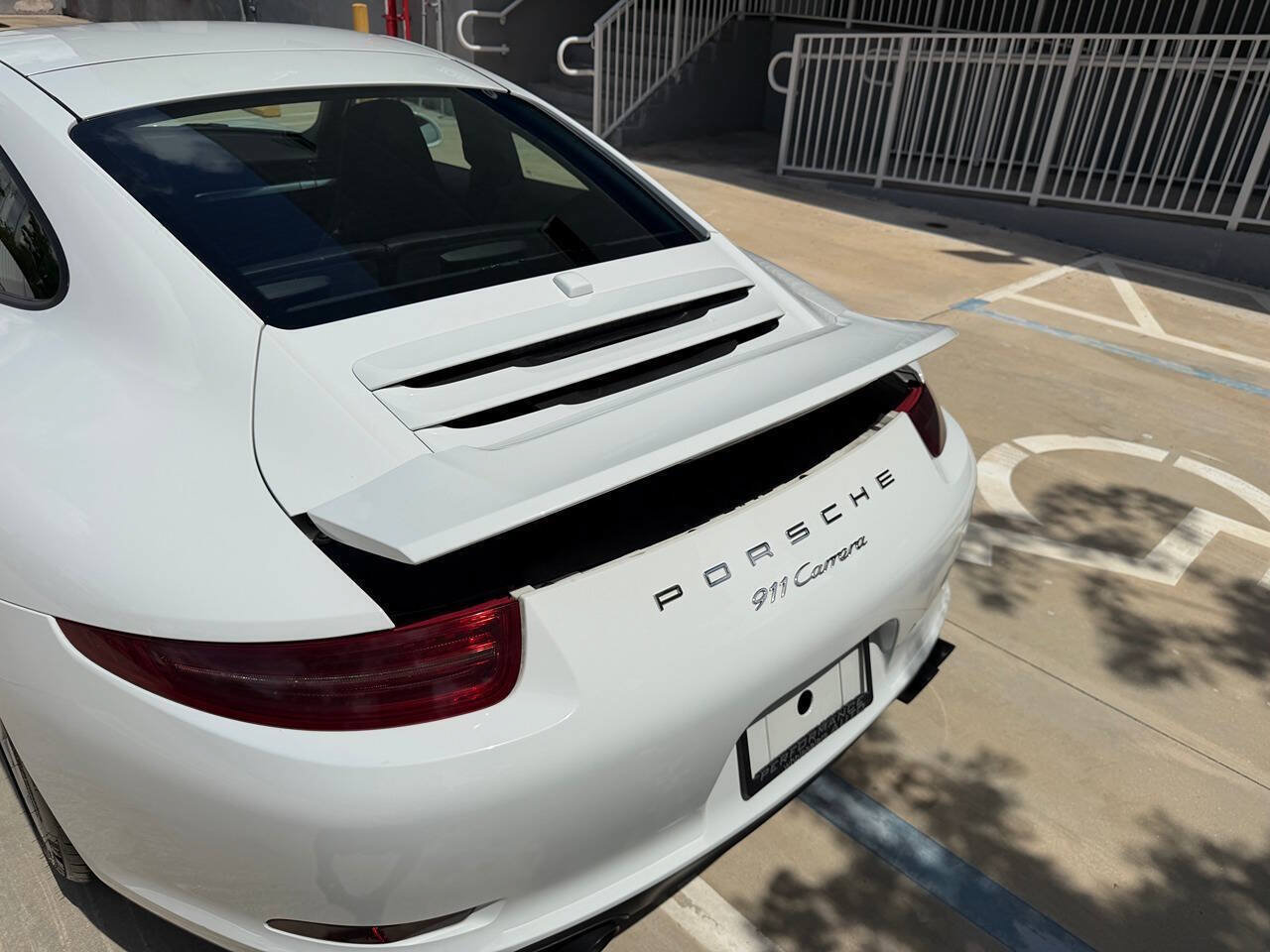 Used 2016 Porsche 911 Carrera image 9