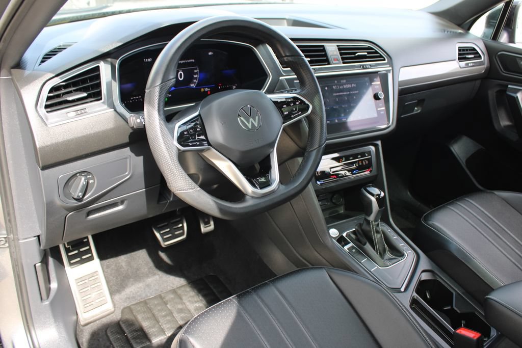 Certified 2024 Volkswagen Tiguan SE R-Line FWD image 8