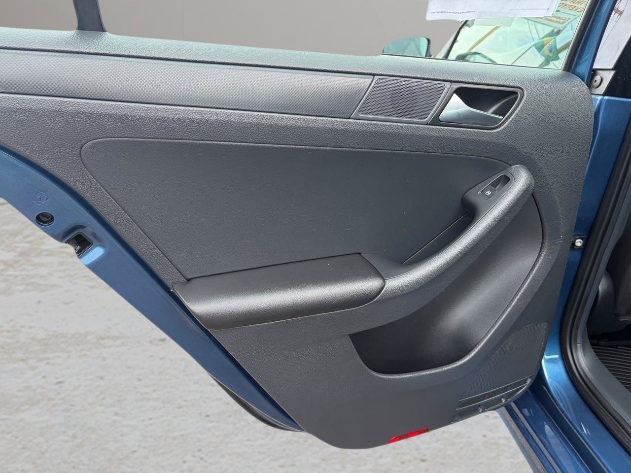 Used 2015 Volkswagen Jetta S FWD image 11