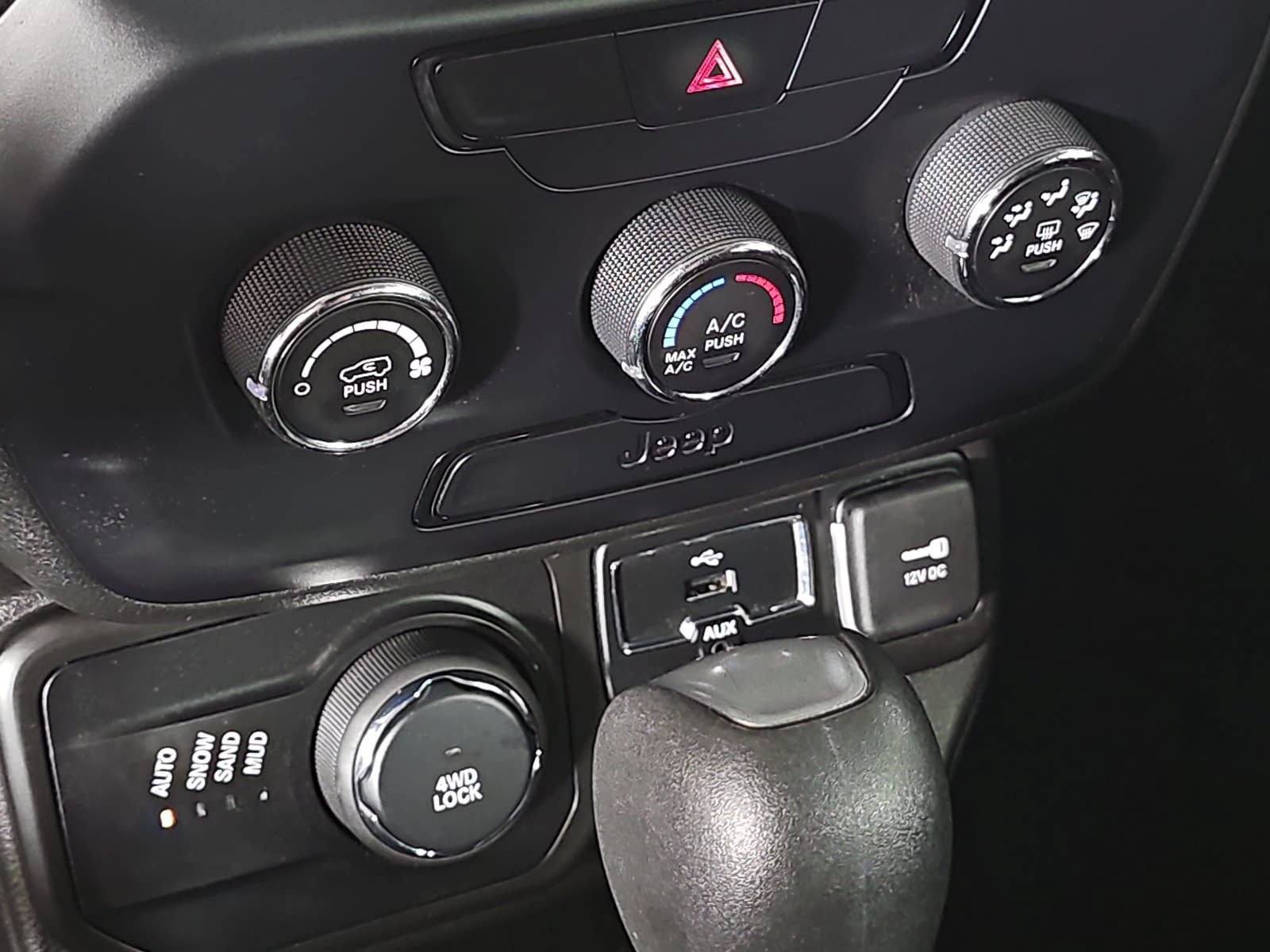 Used 2020 Jeep Renegade Sport w/ Sport Appearance Group AWD/4WD image 19