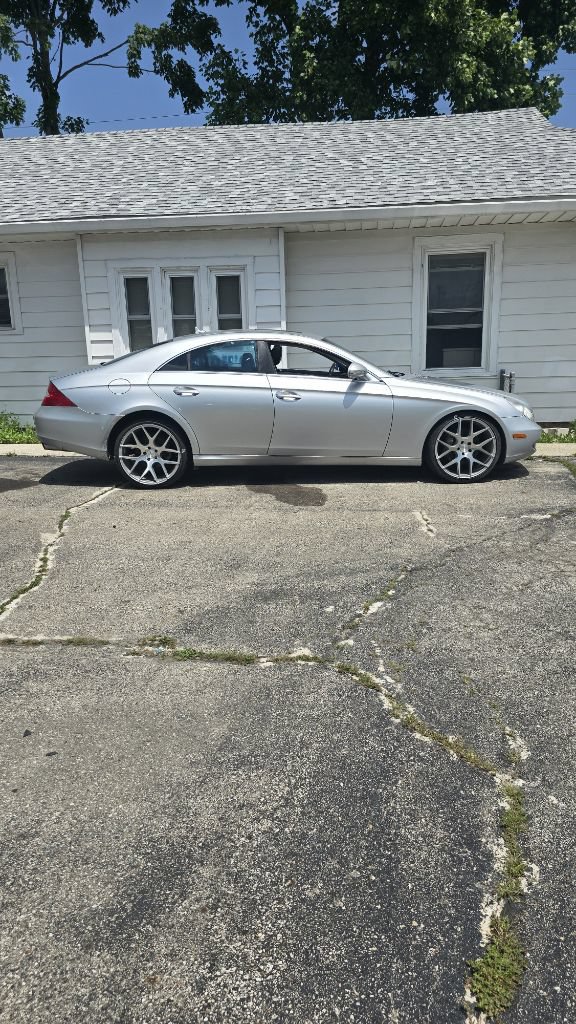 Used 2008 Mercedes-Benz CLS 550 w/ Sport Package image 22