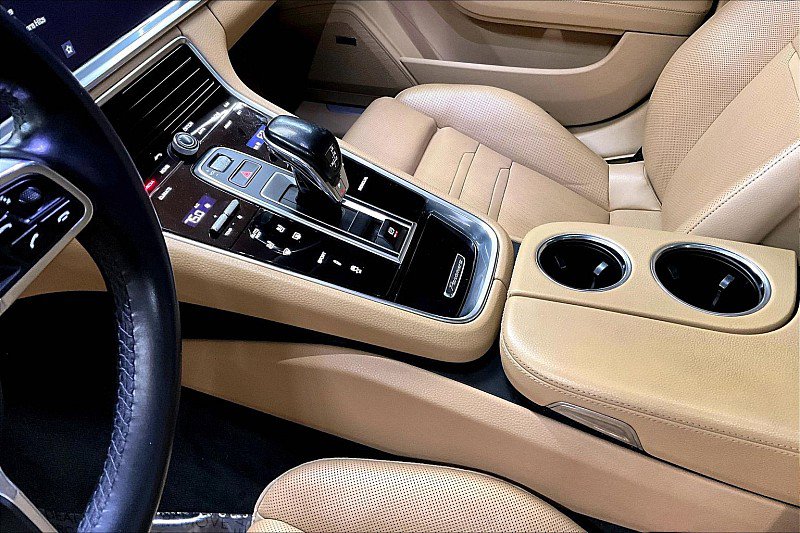 Used 2019 Porsche Panamera w/ Premium Package image 14